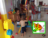 Dos di nos muchanan trahando riba un idea nobo.